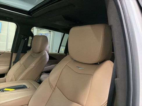 Used 2019 Cadillac Escalade ESV Platinum image 20