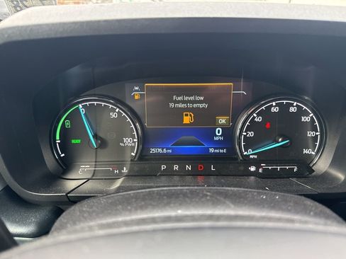 Used 2023 Ford Maverick Lariat w/ Lariat Luxury Package image 6