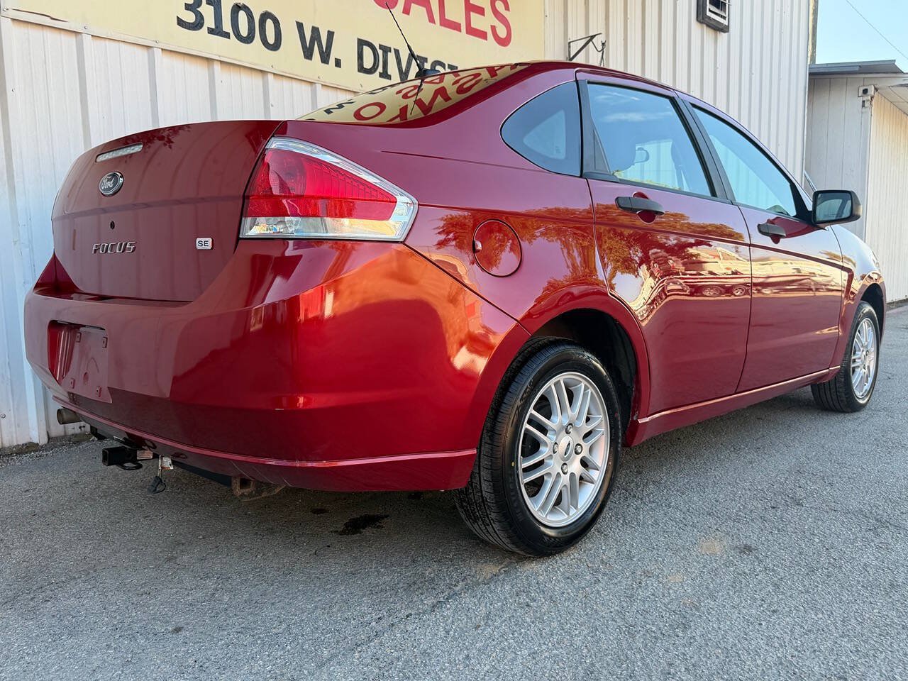Used 2009 Ford Focus SE FWD image 4
