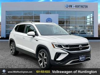 Certified 2022 Volkswagen Taos SEL image 1
