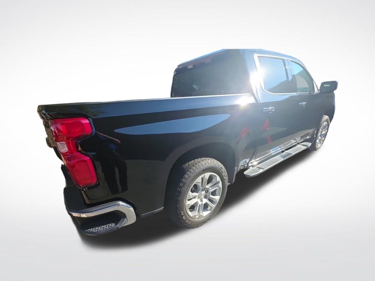 Used 2024 Chevrolet Silverado 1500 LTZ w/ LTZ Premium Package AWD/4WD image 10