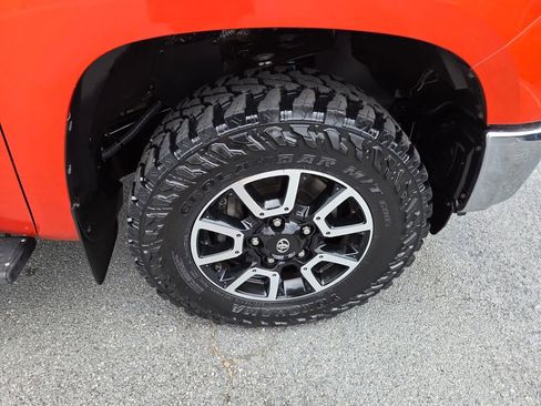 Used 2017 Toyota Tundra SR5 w/ TRD Off Road Package AWD/4WD image 16