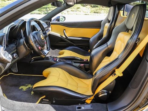 Used 2013 Ferrari 458 Spider RWD image 32