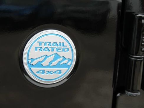 Used 2022 Jeep Wrangler Unlimited Sahara w/ Cold Weather Group AWD/4WD image 10