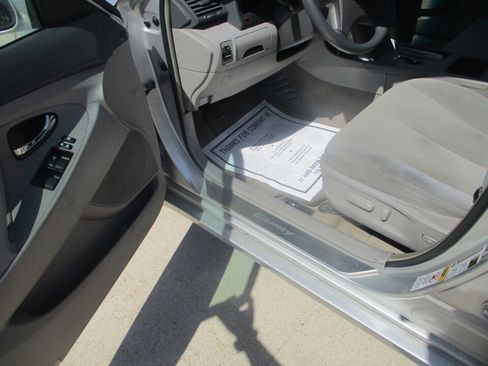 Used 2008 Toyota Camry LE FWD image 23