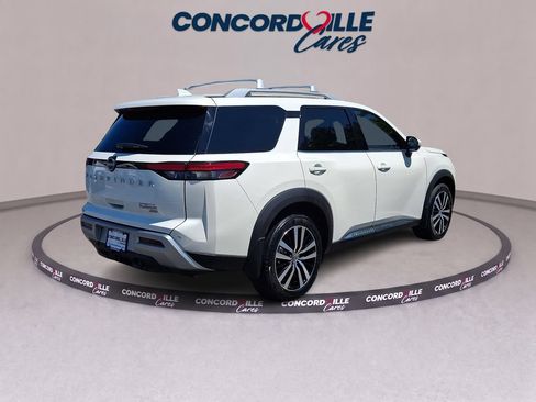 Certified 2024 Nissan Pathfinder Platinum AWD/4WD image 7