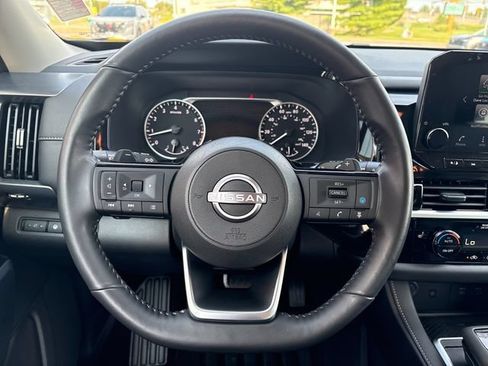 Certified 2025 Nissan Pathfinder SL AWD/4WD image 14