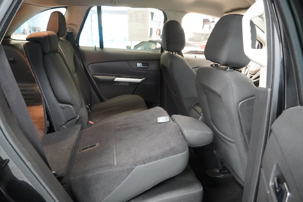Used 2014 Ford Edge SE FWD image 30