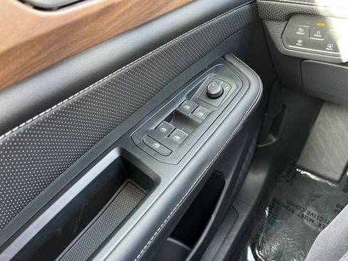 New 2026 Volkswagen Atlas SE image 18