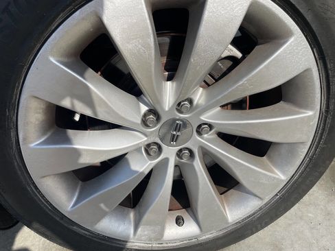 Used 2014 Lincoln MKS AWD w/ Equipment Group 101A image 39