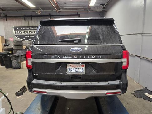 Used 2024 Ford Expedition XLT image 10