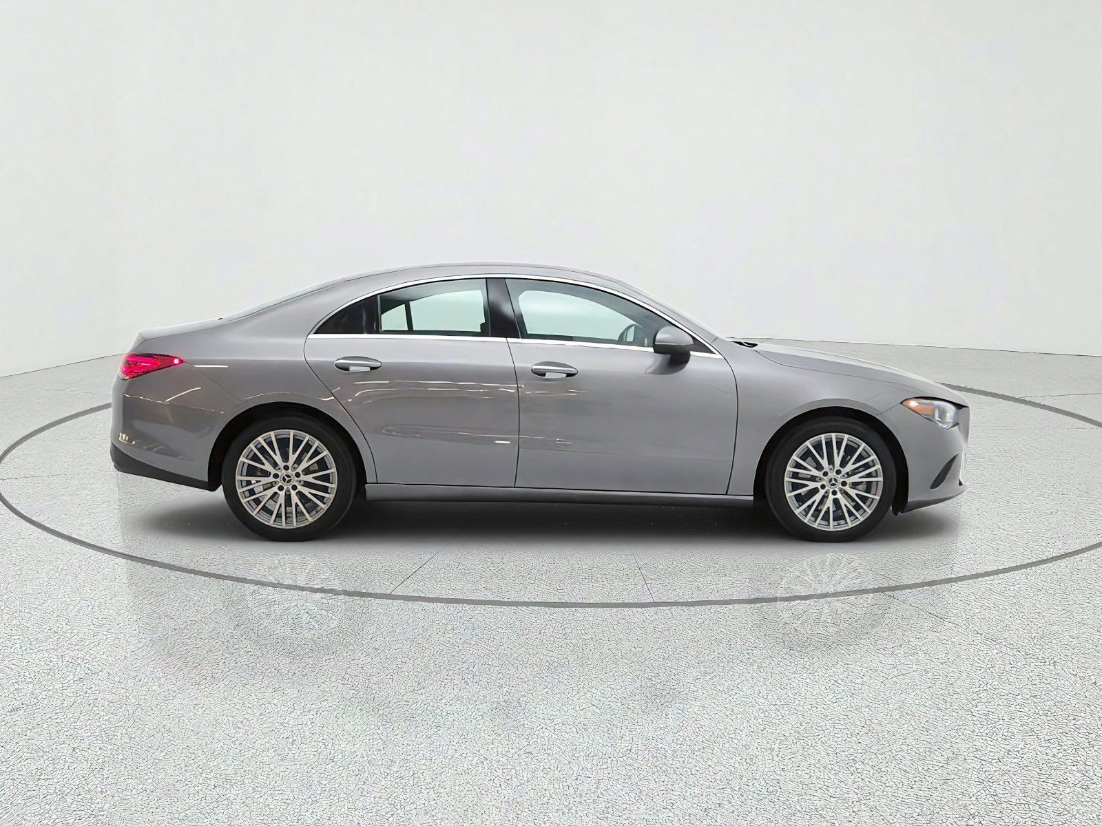 Used 2023 Mercedes-Benz CLA 250 image 4