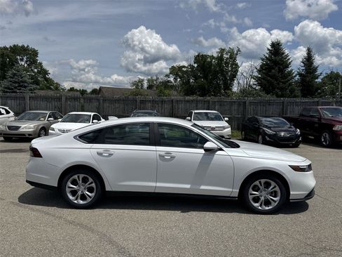 Used 2023 Honda Accord LX image 6