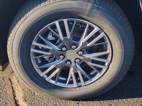 New 2026 Chevrolet Traverse LT w/ LPO, Floor Liner Package image 5