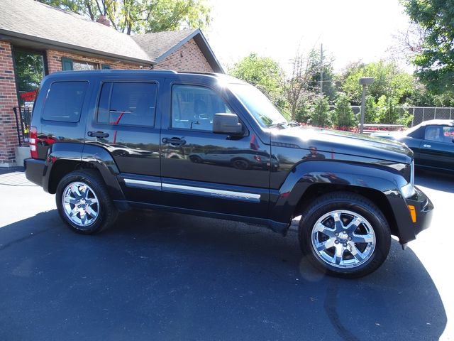 Used 2010 Jeep Liberty Limited w/ Tire & Wheel Group AWD/4WD image 5