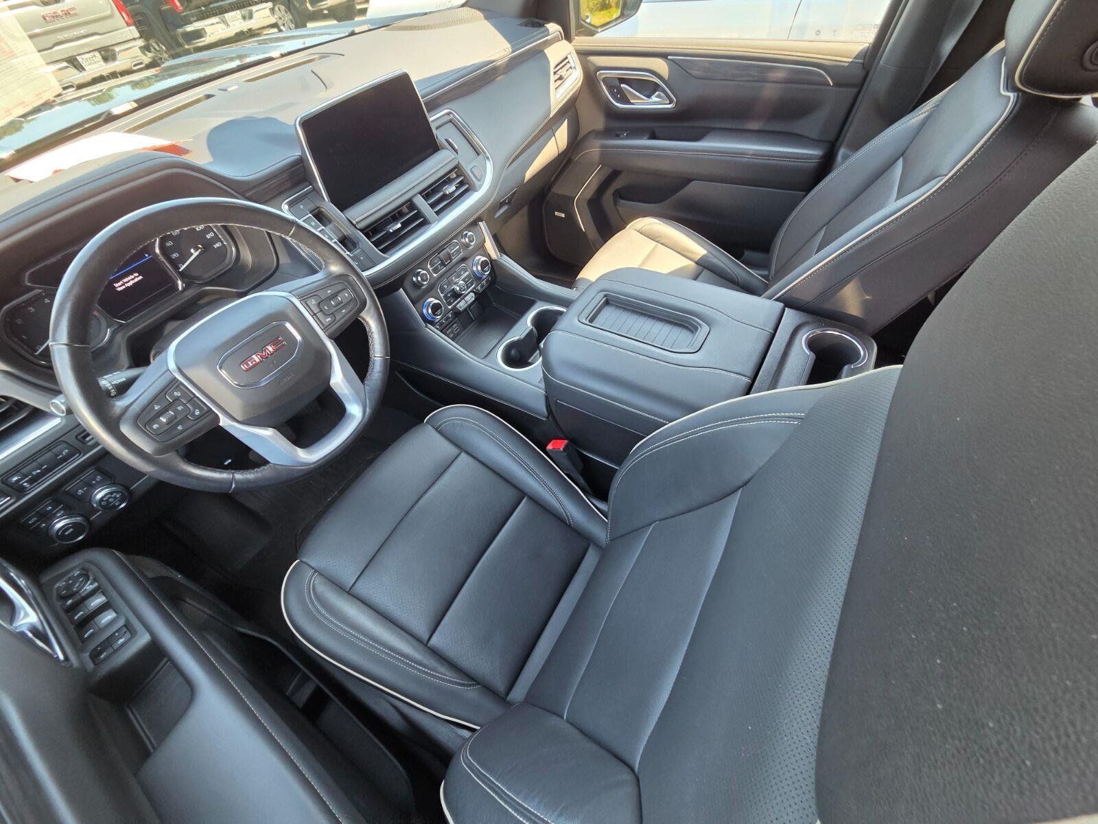 Used 2021 GMC Yukon SLT w/ SLT Premium Package AWD/4WD image 9