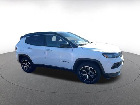 Used 2025 Jeep Compass Limited image 2