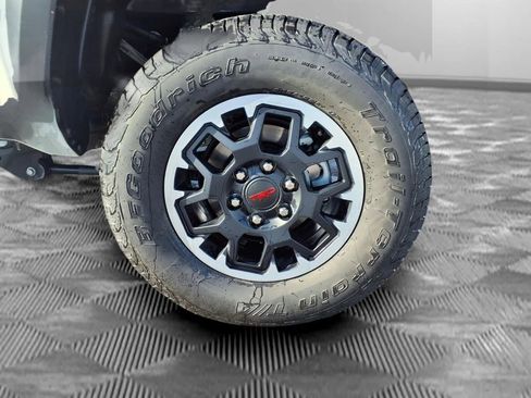 Used 2025 Toyota Tacoma SR5 image 23