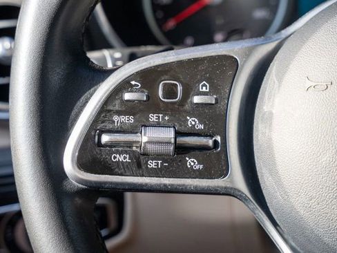 Used 2021 Mercedes-Benz GLC 300 4MATIC image 20