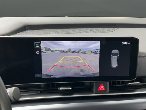 Used 2025 Kia Carnival FWD image 36