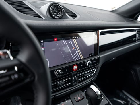 New 2026 Porsche Macan S image 15