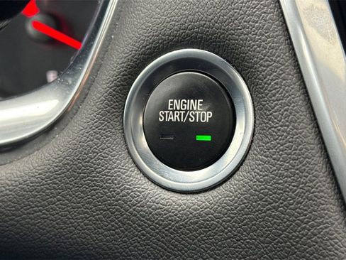 Used 2023 Chevrolet Traverse Premier image 31