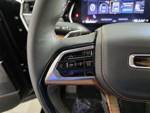 New 2025 Jeep Grand Cherokee Summit image 19