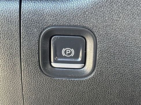 Used 2022 Chevrolet Silverado 3500 High Country image 23