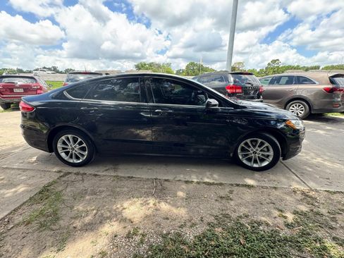 Used 2019 Ford Fusion SE FWD image 5