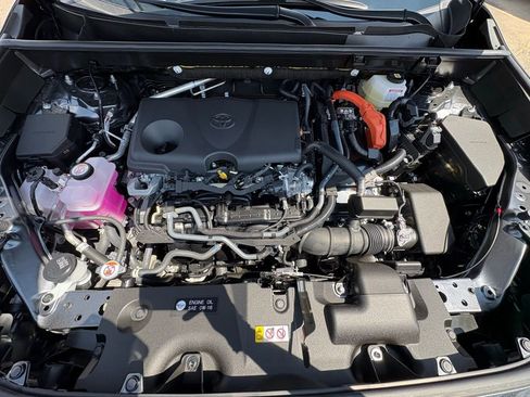 Used 2025 Toyota RAV4 LE image 37