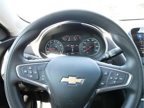 Used 2024 Chevrolet Malibu LT image 12