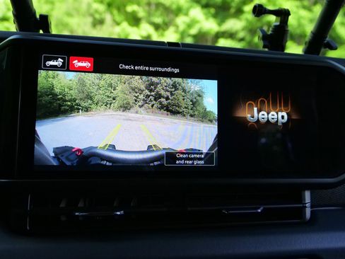 Used 2024 Jeep Wrangler Unlimited Rubicon AWD/4WD image 14