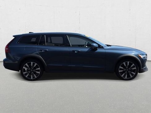 Used 2020 Volvo V60 T5 Cross Country w/ Protection Package AWD/4WD image 4