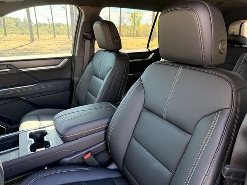 New 2026 GMC Acadia Elevation w/ Elevation Premium Package FWD image 15