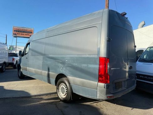 Used 2019 Mercedes-Benz Sprinter 170 image 4