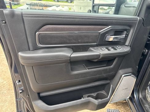 New 2026 RAM 2500 Laramie AWD/4WD image 18