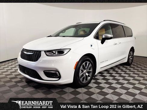 Certified 2023 Chrysler Pacifica Pinnacle FWD image 1