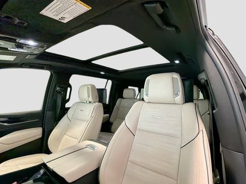 Used 2024 Cadillac Escalade ESV Sport w/ LPO, ONYX Package AWD/4WD image 20