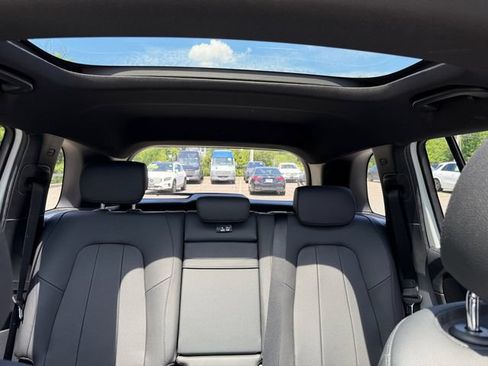 Used 2023 Mercedes-Benz GLB 250 4MATIC image 6