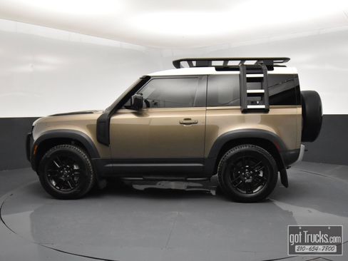 Used 2023 Land Rover Defender 90 SE image 3