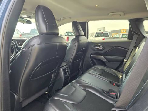 Used 2020 Jeep Cherokee Latitude Plus AWD/4WD image 11