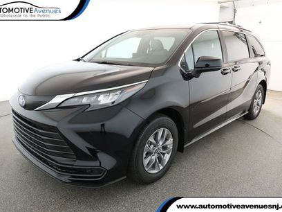 Used 2025 Toyota Sienna LE