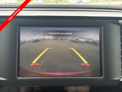Used 2023 Chrysler Voyager LX FWD image 6