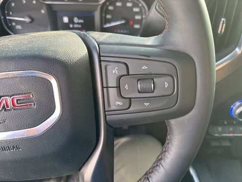 Used 2022 GMC Sierra 2500 AT4 w/ AT4 Preferred Package image 8