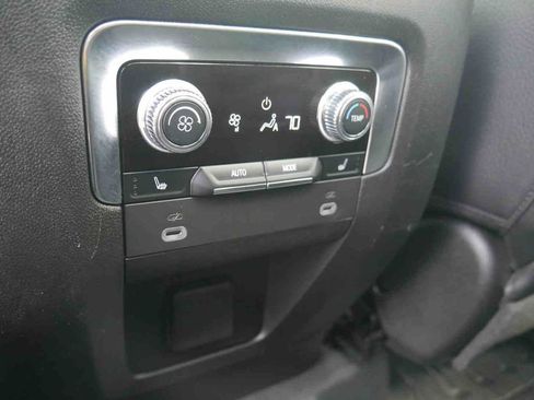 Used 2024 GMC Yukon XL Denali AWD/4WD image 16