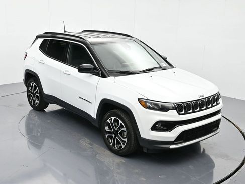Used 2024 Jeep Compass Limited image 32