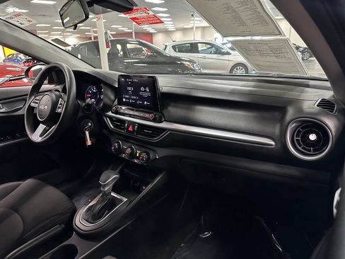 Used 2023 Kia Forte LXS w/ LXS Technology Package FWD image 31