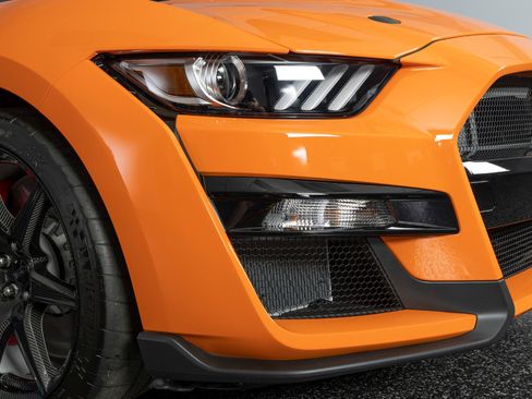 Used 2021 Ford Mustang Shelby GT500 w/ Carbon Fiber Track Pack image 19