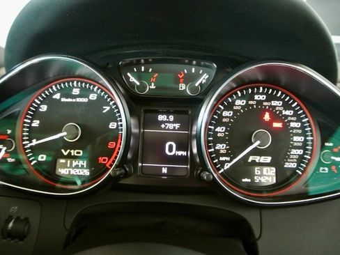 Used 2011 Audi R8 V10 image 22
