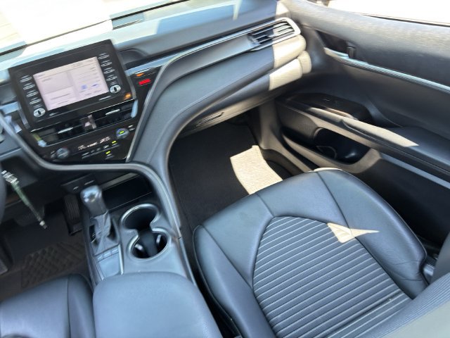 Used 2022 Toyota Camry SE w/ Carpet Mat Package (TMS) FWD image 16